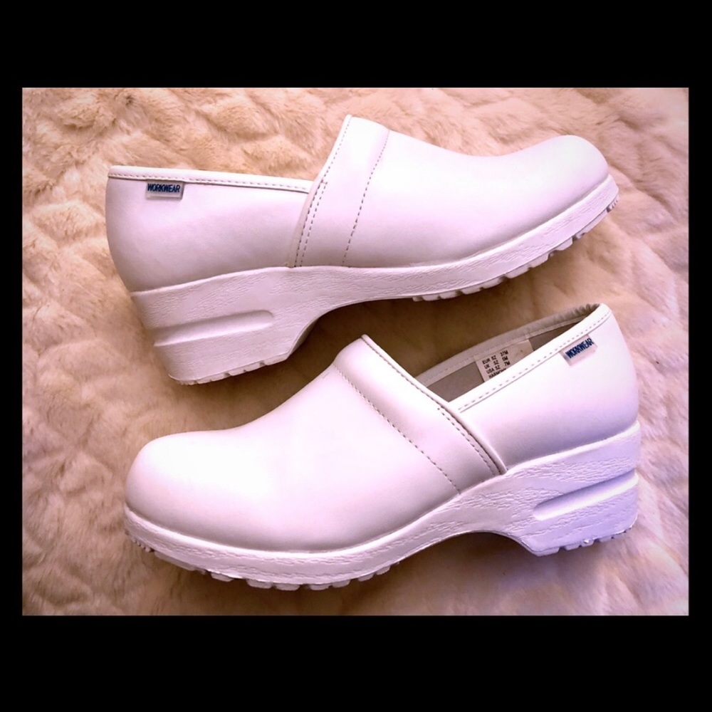 Dr. Scholl’s White Norse Clogs Size 7
